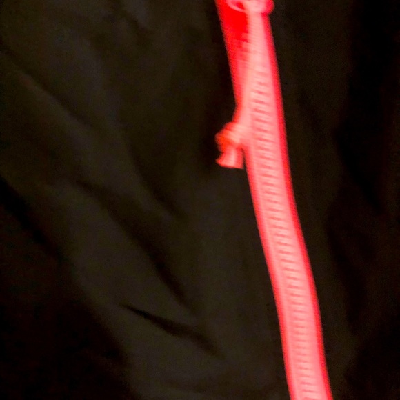 The North Face Rain/Wind Breaker Jacket - Picture 5 of 6